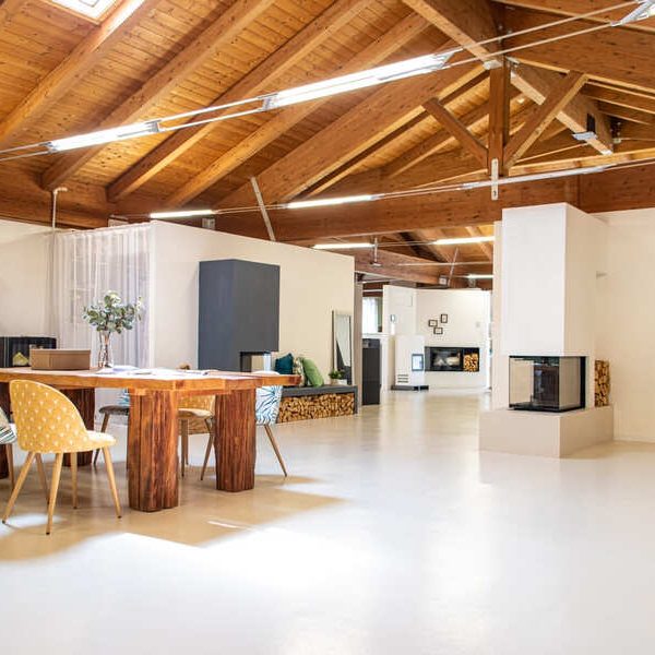 Vista interna Showroom Gandolfo Anna, Pieve di Teco (Imperia) | Camini e Stufe a pellet e a legna